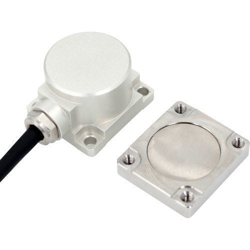 Трехосный акселерометр АКМ398емкостныйМЭМСаналоговый