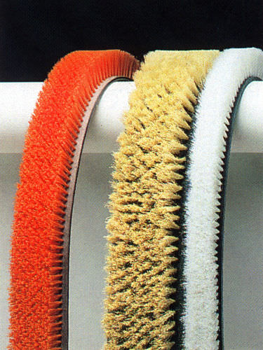 Ленточный щеточный конвейертранспортировка пластика