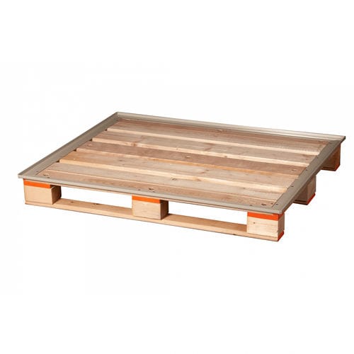 Промышленный склад деревянных поддонов