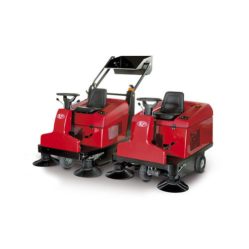 Ride-on sweeper Atom.3gasolinebattery-poweredcompact