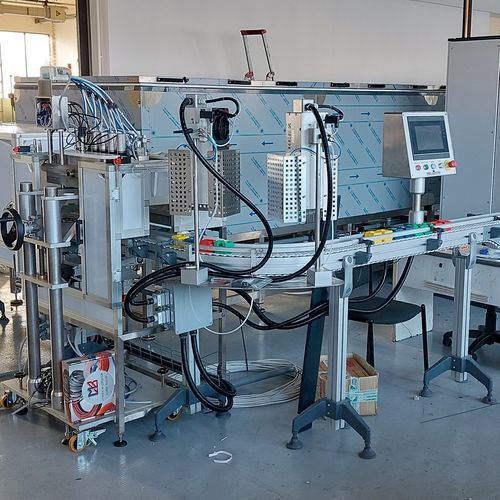 Линия розлива косметической продукции Deo-Stickдля косметической промышленностигорячаяс конвейером