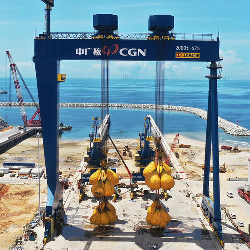 Козловой кран на рельсовом ходу для тяжелых грузов