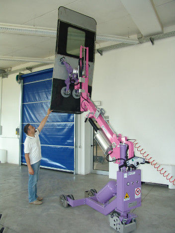 Pneumatic manipulator with suction cupfiberglassfor doors