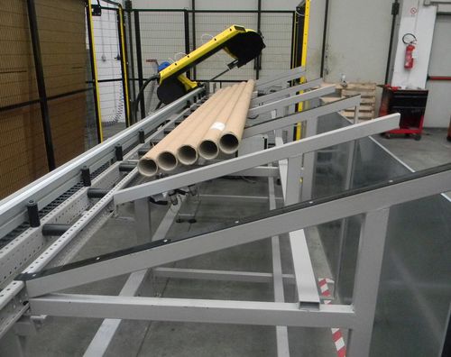 Round bar bar feeder