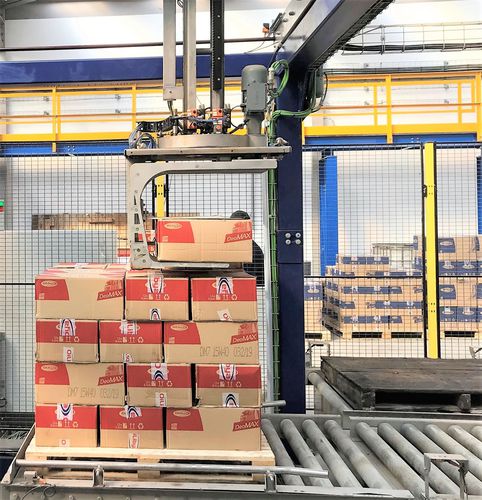Robotic palletizer for bottlesfor sacksfor boxes
