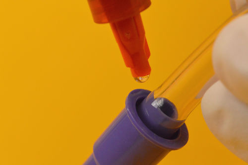 Клей эпоксидный UV15DC80Medдля металловоднокомпонентный вязкости