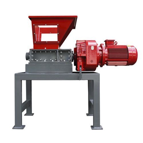 Двухвальный измельчитель TS303 для дерева и металла.