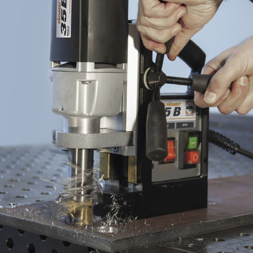 Электрический станок колонкового бурения Rotabest RB 35 B с магнитной базойручнойкомпактный