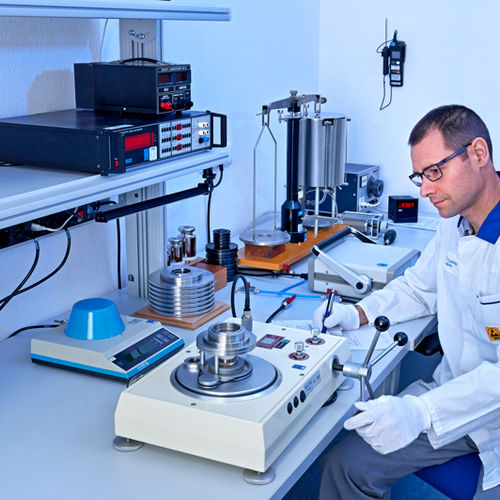 Лаборатория систем калибровки давления