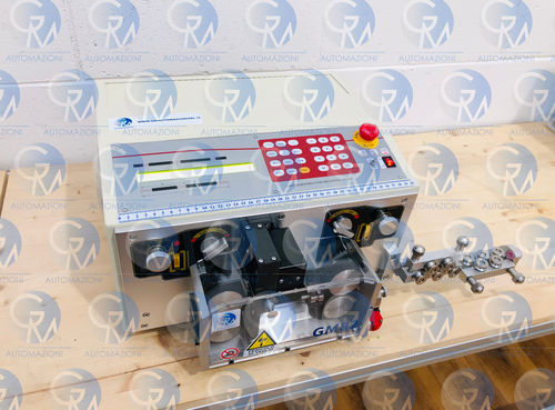 Автоматический станок для резки и зачистки электрических кабелей GM82bladeelectric