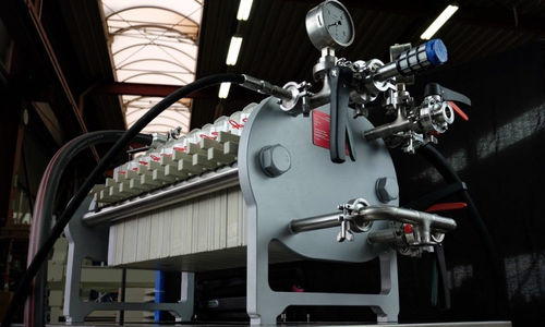 Рамный пластинчатый фильтр-пресс LFP 250 с боковой балкойдля очистки сточных воддля осадка