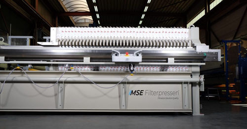 Пластинчатый фильтр-пресс SA-FP 400 - 1200 с боковой балкойдля очистки сточных воддля осадка