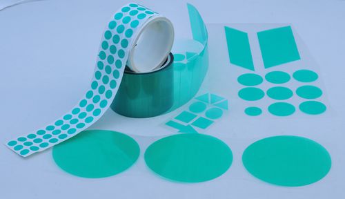 Малярный скотч, устойчивый к высоким температурам.