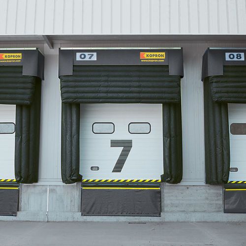 Надувной уплотнитель для причала изотермический