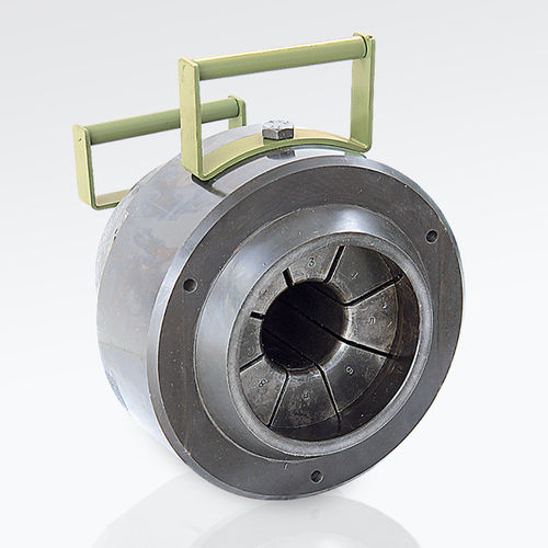 Трубный переходник между внутренней и наружной резьбой из нержавеющей стали, обработанный на станке