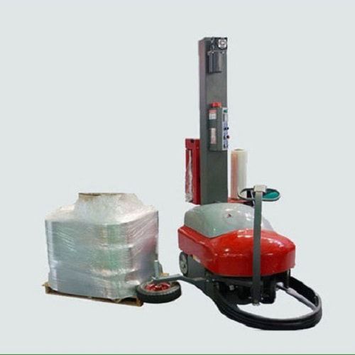 Автоматическая упаковка робота-поддона в стретч-пленку