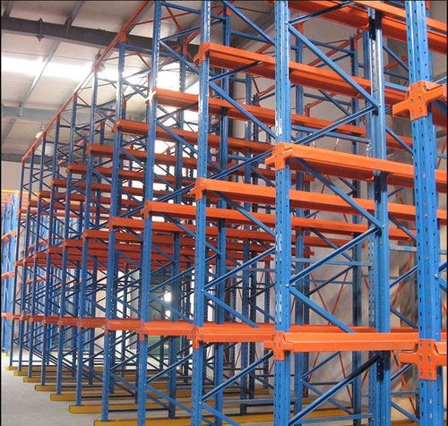 Система стеллажей для поддонов с въездом поддон