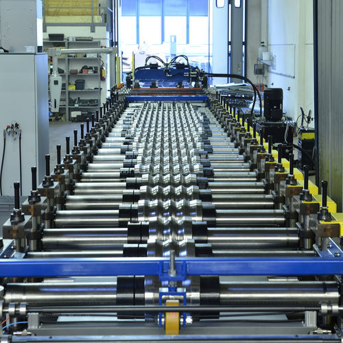 Линия для производства профилей L 12 19 015 для панелей по индивидуальному заказус рольгангом