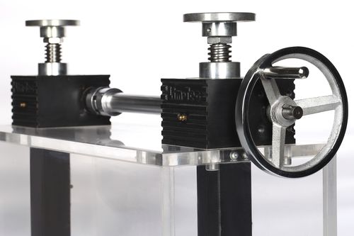 Система подъема винтового домкрата синхронная