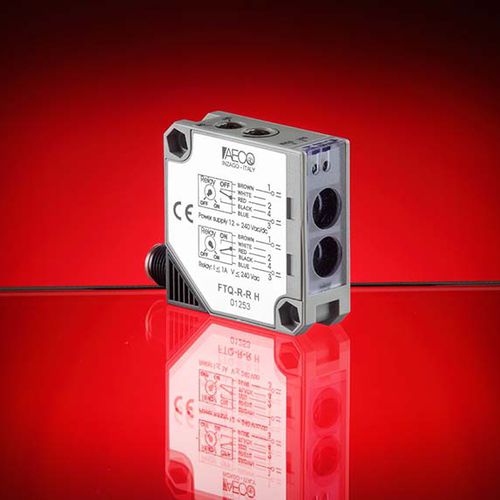 Фотоэлектрический датчик рефлекторного типа серии FTQSPпрямоугольныйинфракрасныйпластик