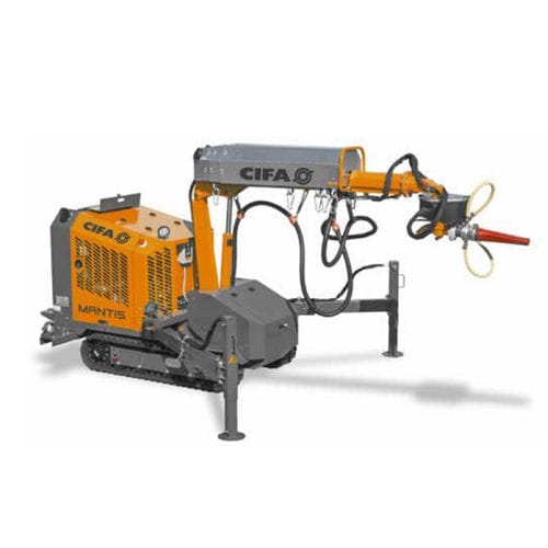 Concrete spraying machine MANTISarticulated armtracked
