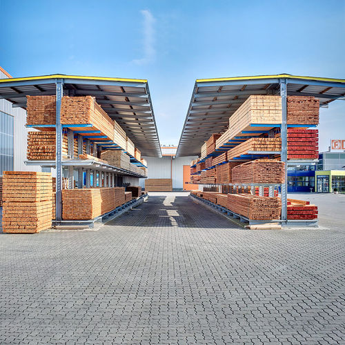 Shelving with roof cantileverfor long itemsfor timber