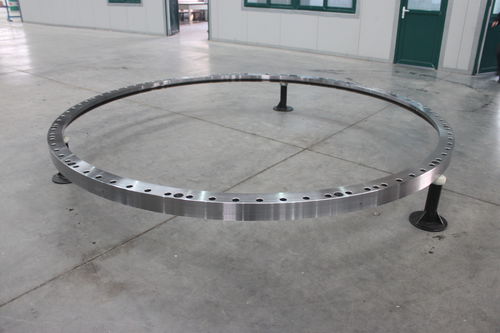 Поворотный шариковый подшипник с внутренними зубьями, большого диаметра