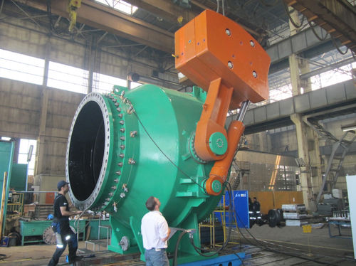 Клапан проходной гидравлическийдля трубзатвора