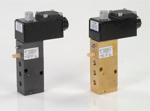 Электромагнитный клапан с низким энергопотреблением P5003, 5-ходовой, NC, с пилотным управлением