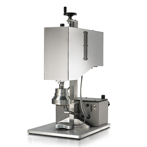 Укупорочная машина с верхним винтом SC50Полуавтоматическая, многоконтейнерная