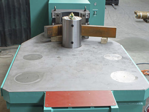 Hydraulic bending machine profile