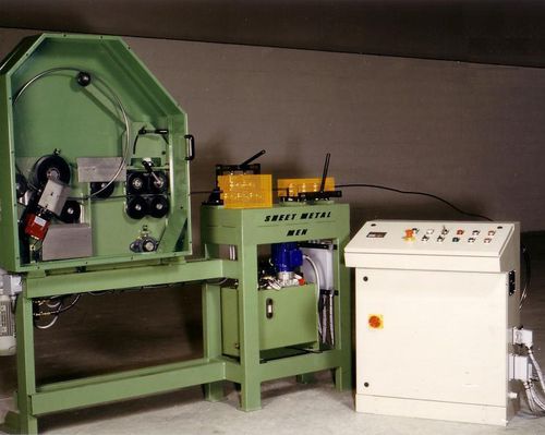 Автоматическая машина для производства металлических деталей