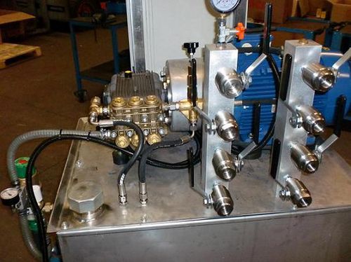 Машина для испытания труб гидравлическая