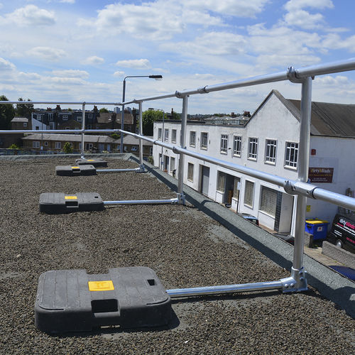 Отдельно стоящая защита края крыши из алюминия