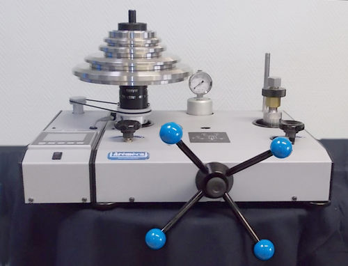 Пневматический грузопоршневой стенд BA4precision 10-5