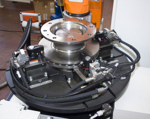 Вертикальный балансировочный станок ВПУБК40-ТОдинамический для тормозного диска