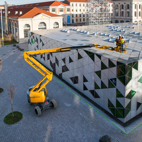 Мобильный коленчатый подъемник HA20 LE/LE PROэлектрический вездеходныйдля внутреннего/наружного применения