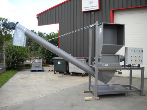 Double-shaft shredder PERF seriesfor PET bottles