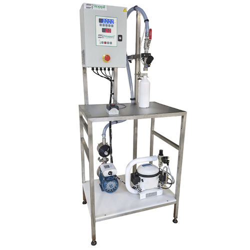 Полуавтоматическая машина для наполнения бутылок-контейнеров для химической продукции