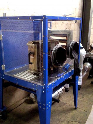 Стол с нисходящей тягой для защиты от загрязнений ATEX