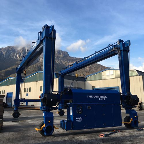 Козловой кран на резиновых колесах IL20 GC 90° RC