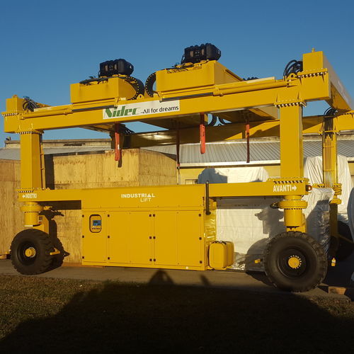 Кран козловой на пневмоколесном ходу IL40 GC