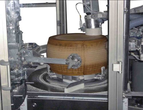 Туннельная автоматическая щетка для мойки сырных продуктов