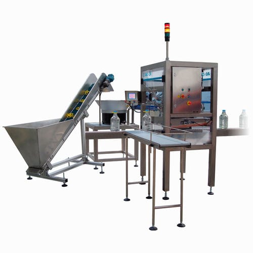 Аппликатор ручек для горлышка SIA1000автоматическийс конвейеромдля бутылок