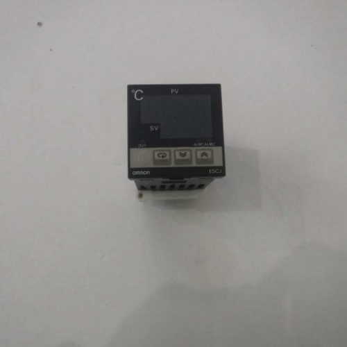 OMRON - E5CJ-R2 - Терморегулятор