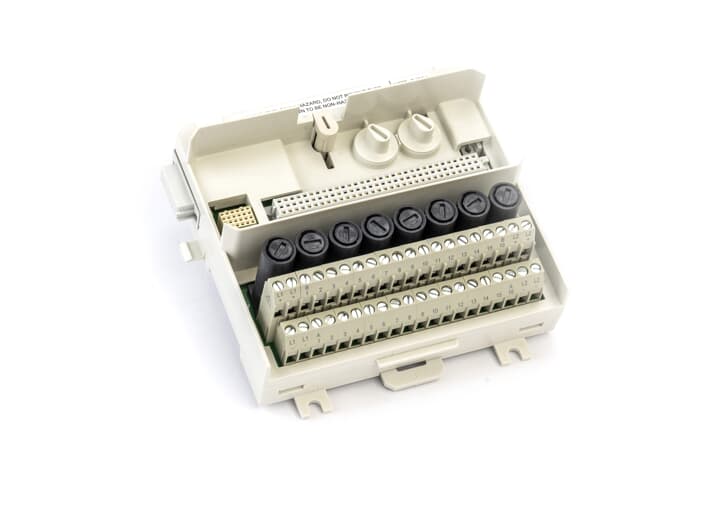 ABB 3BSE008572R1